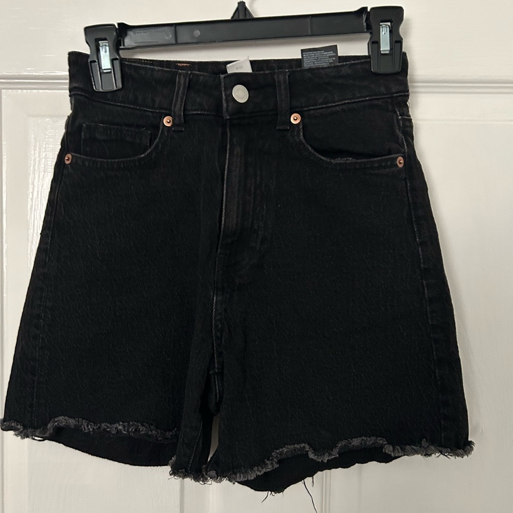 H&M Black High-Rise Frayed Hem Denim Shorts